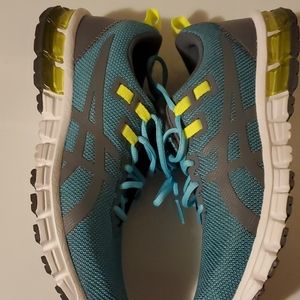 Women's cross-trainers